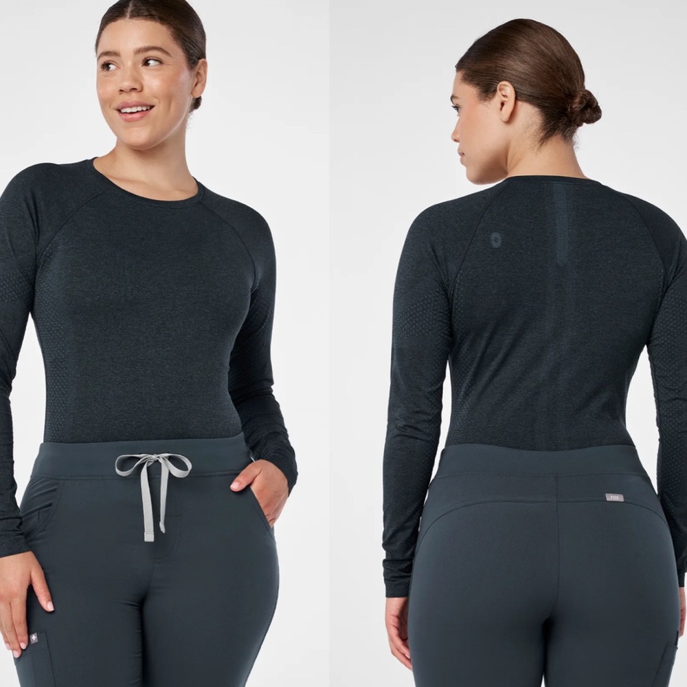 Figs Women's Charcoal Long Sleeve Tee